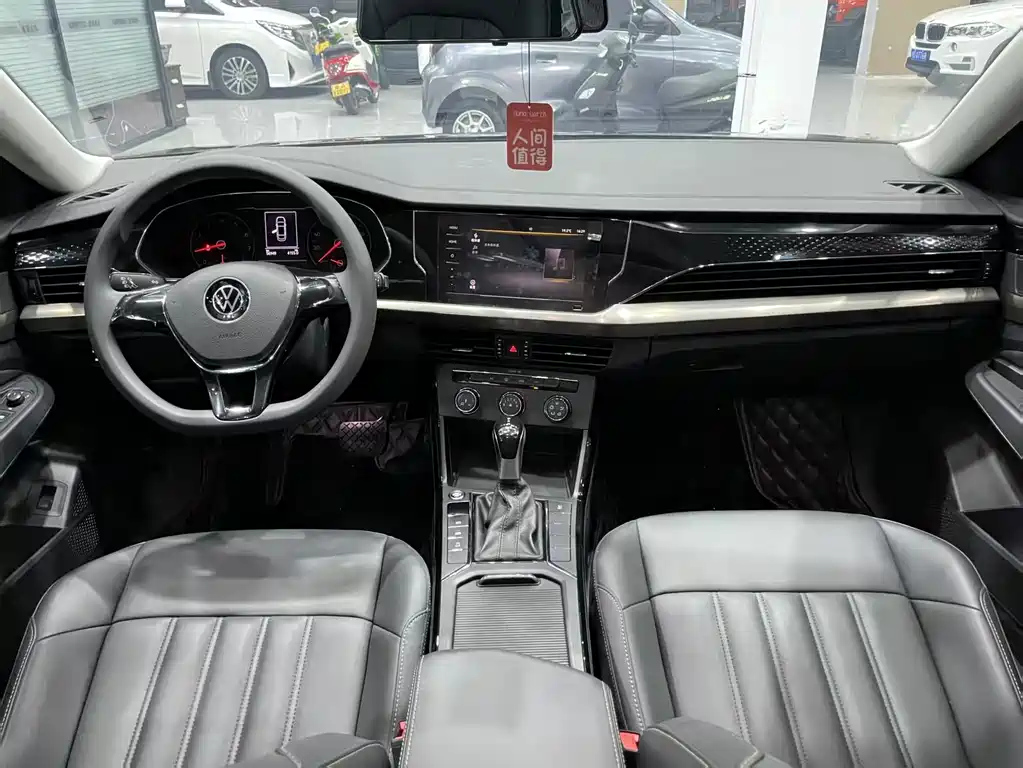 VOLKSWAGEN PASSAT 2021