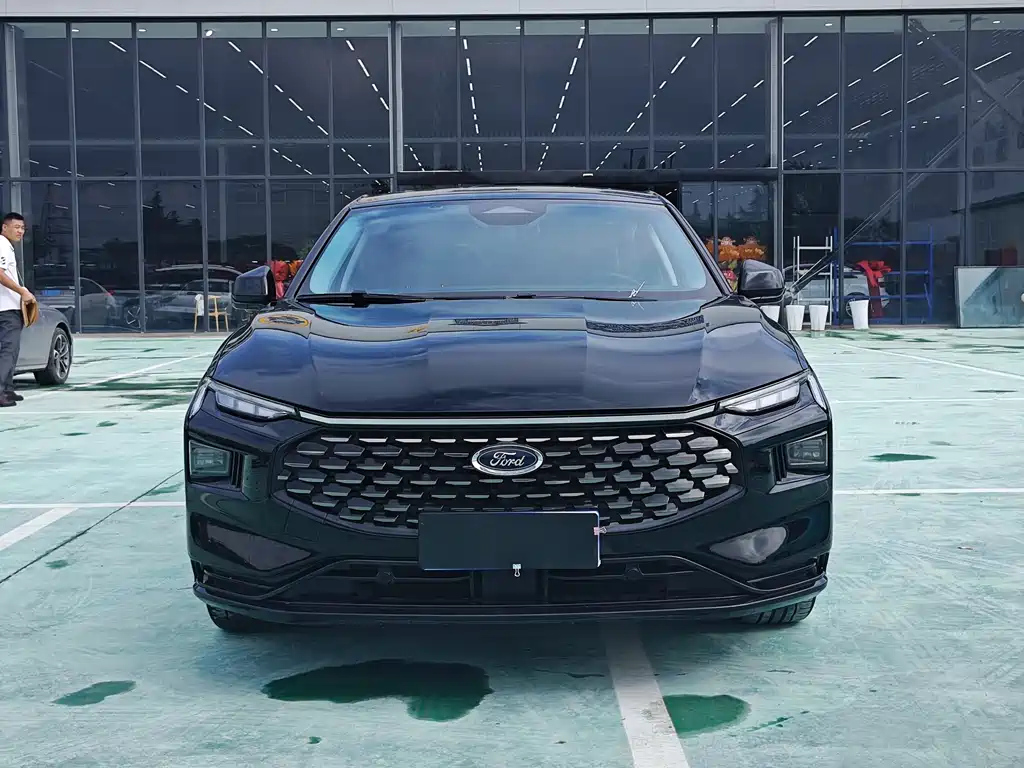 FORD MONDEO 2023
