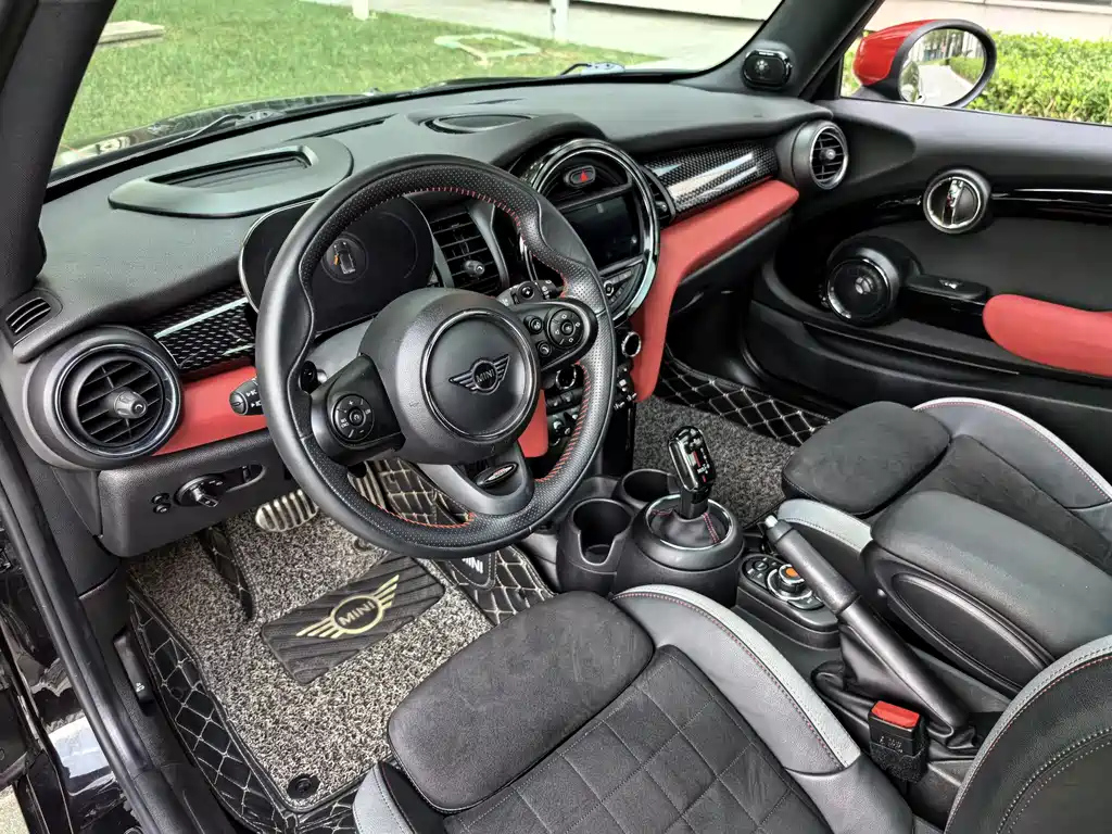 MINI JCW 2020