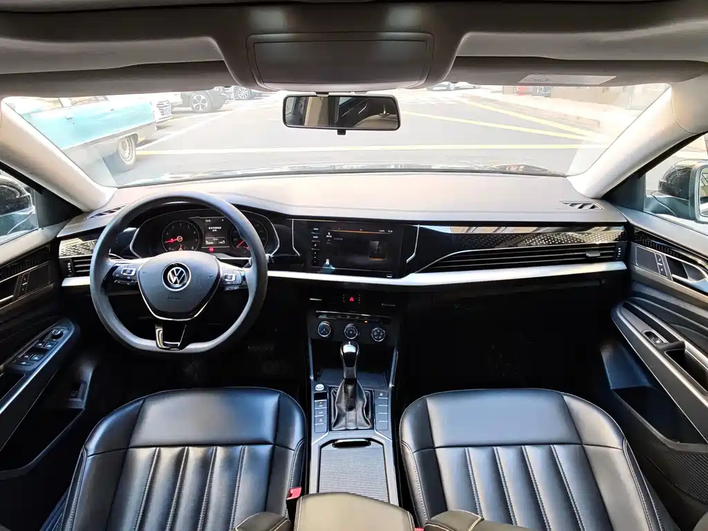 VOLKSWAGEN PASSAT 2021