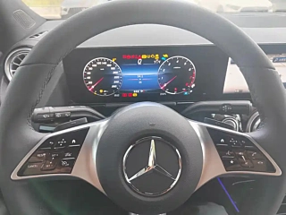 MERCEDES BENZ GLA 2024 YEAR GLA 200 2024