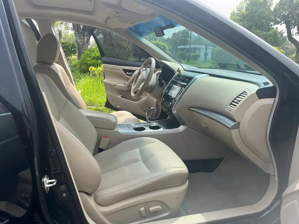NISSAN TEANA 2017