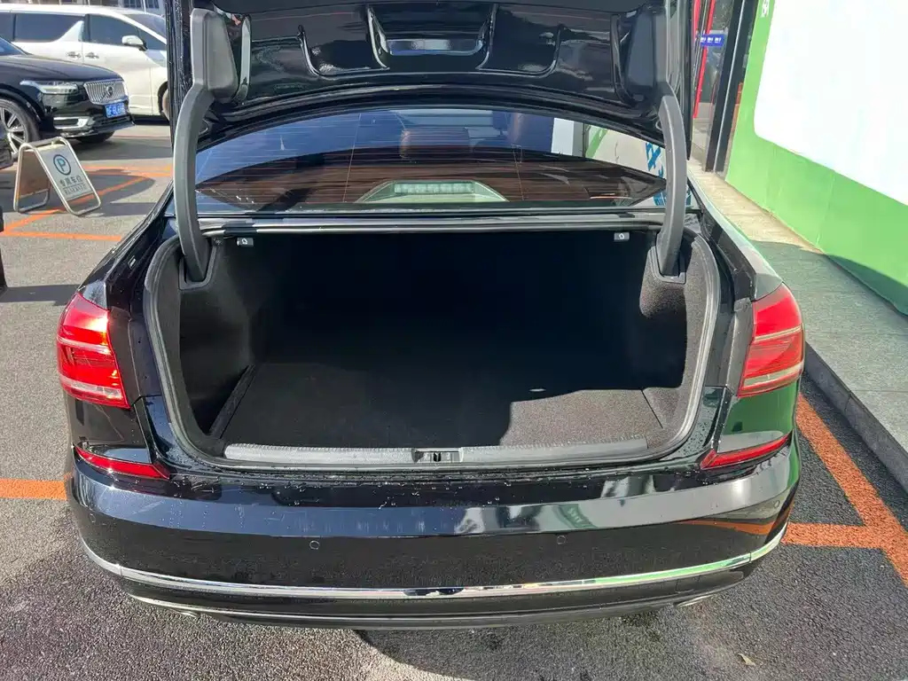 VOLKSWAGEN PASSAT 2019