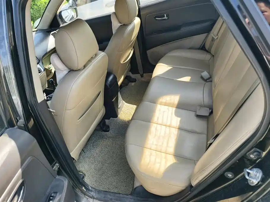 HYUNDAI CELESTA 2011