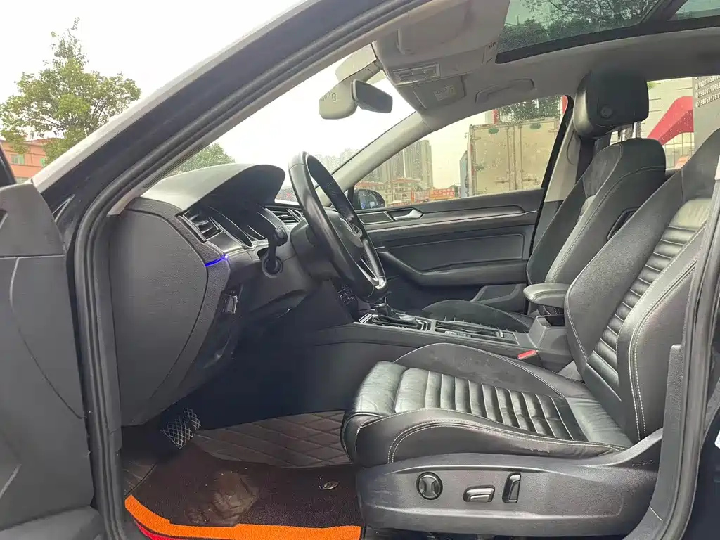 VOLKSWAGEN MAGOTAN 2020