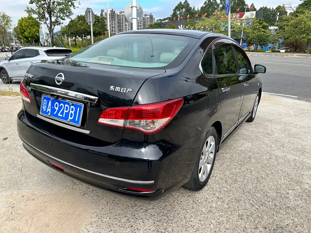 NISSAN SYLPHY 2011
