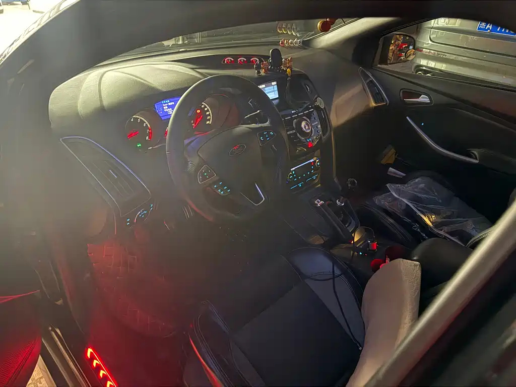 FORD FOCUS IMPORT 2013