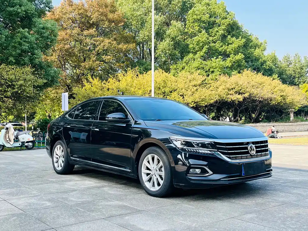 VOLKSWAGEN PASSAT 2019