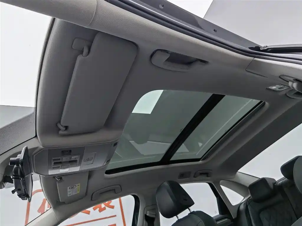 VOLKSWAGEN SAGITAR 2023