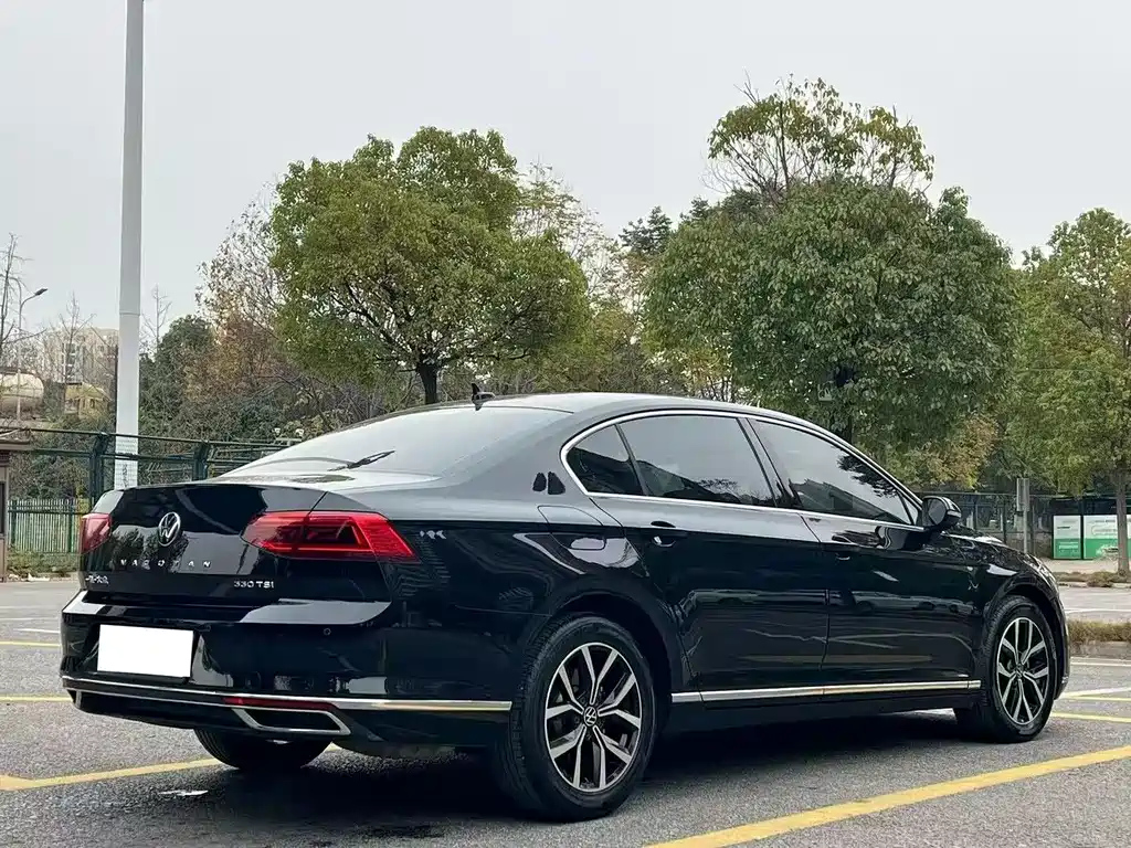 VOLKSWAGEN MAGOTAN 2020