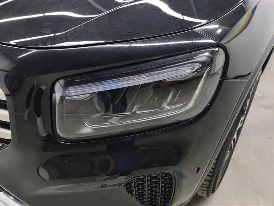 MERCEDES BENZ GLB 2024