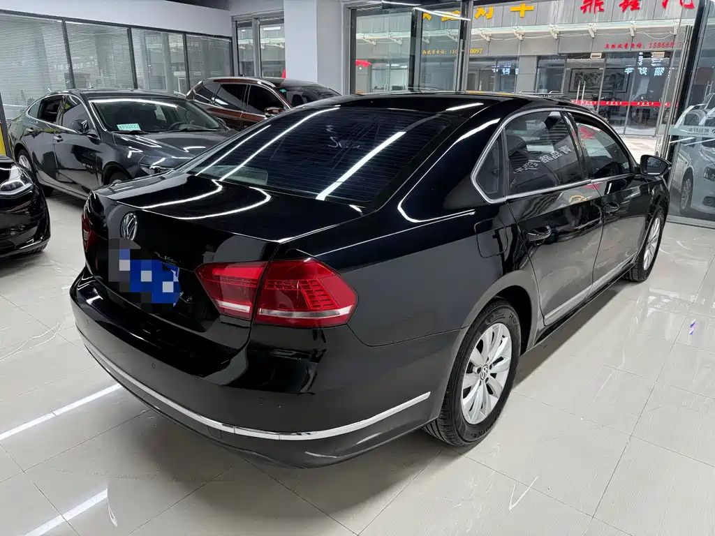 VOLKSWAGEN PASSAT 2015