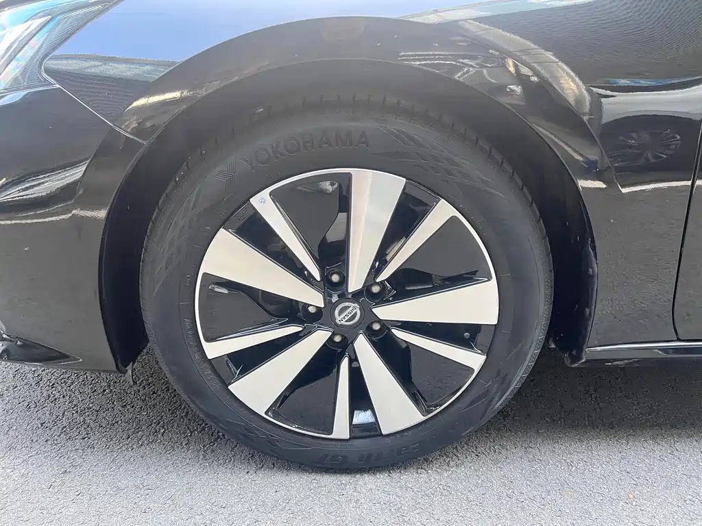 NISSAN TEANA 2019