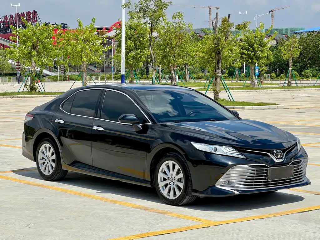 TOYOTA CAMRY 2019
