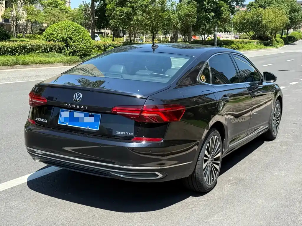 VOLKSWAGEN PASSAT 2021
