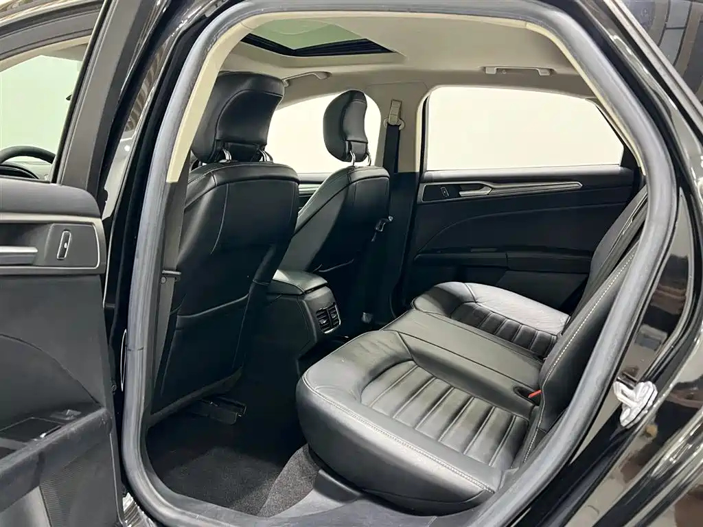 FORD MONDEO 2017