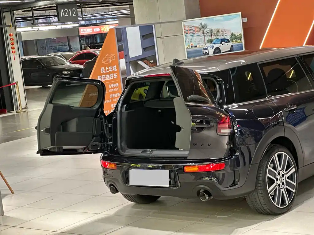MINI CLUBMAN 2023