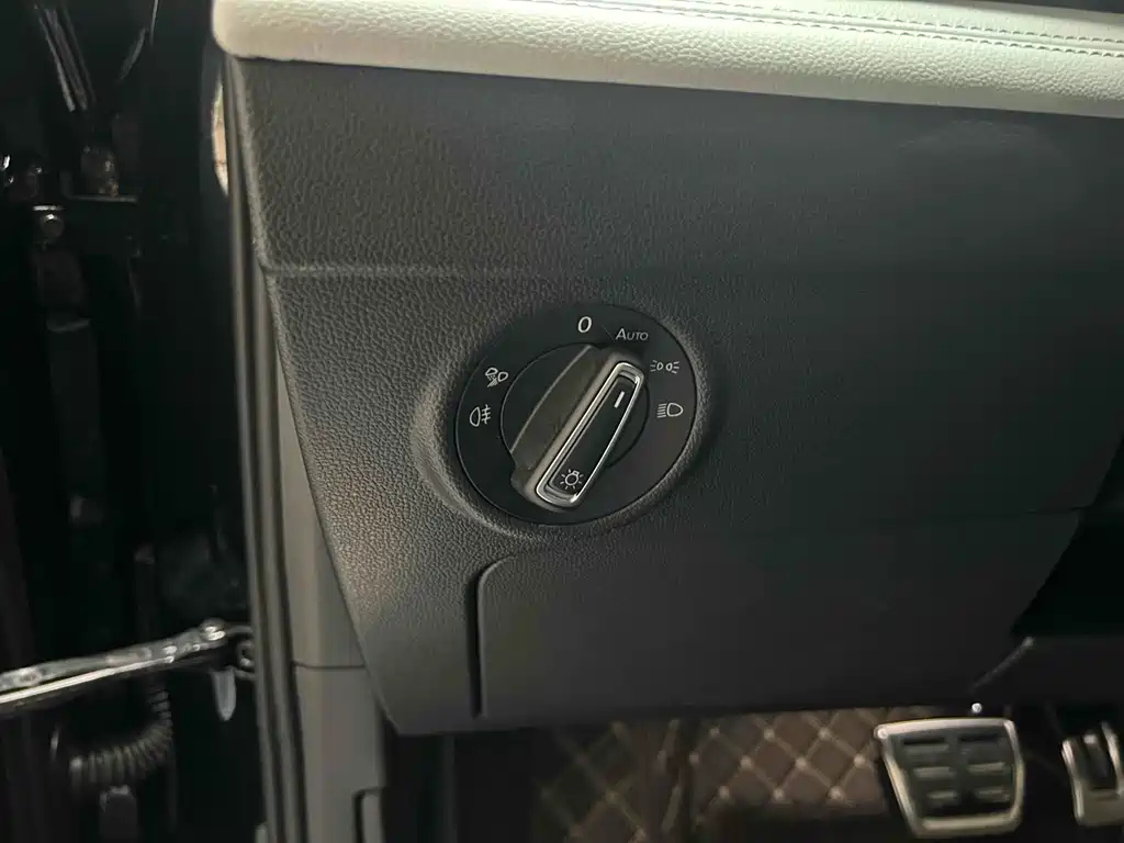 VOLKSWAGEN TIGUAN L 2024