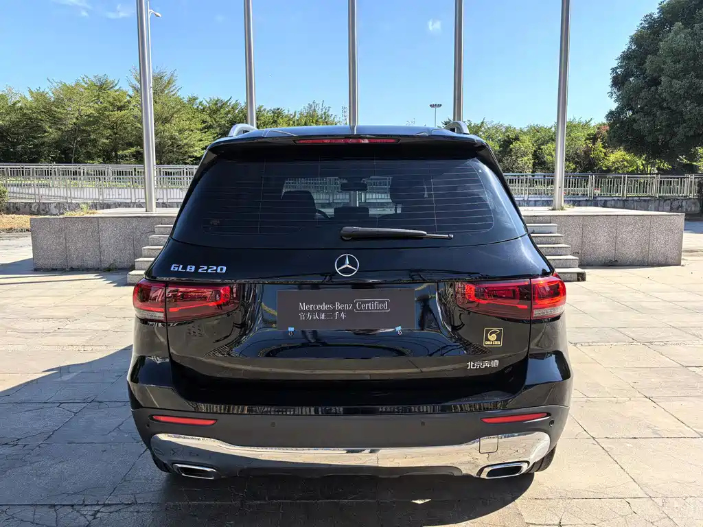 MERCEDES BENZ GLB 2023