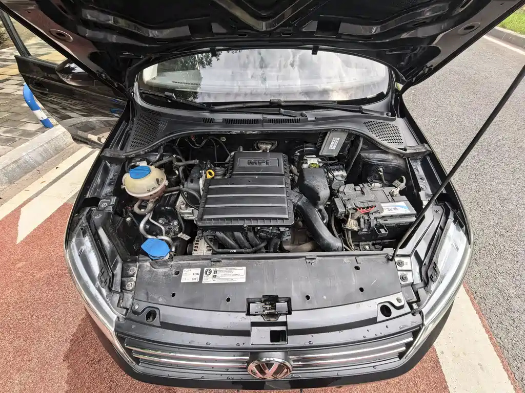 VOLKSWAGEN SANTANA 2016