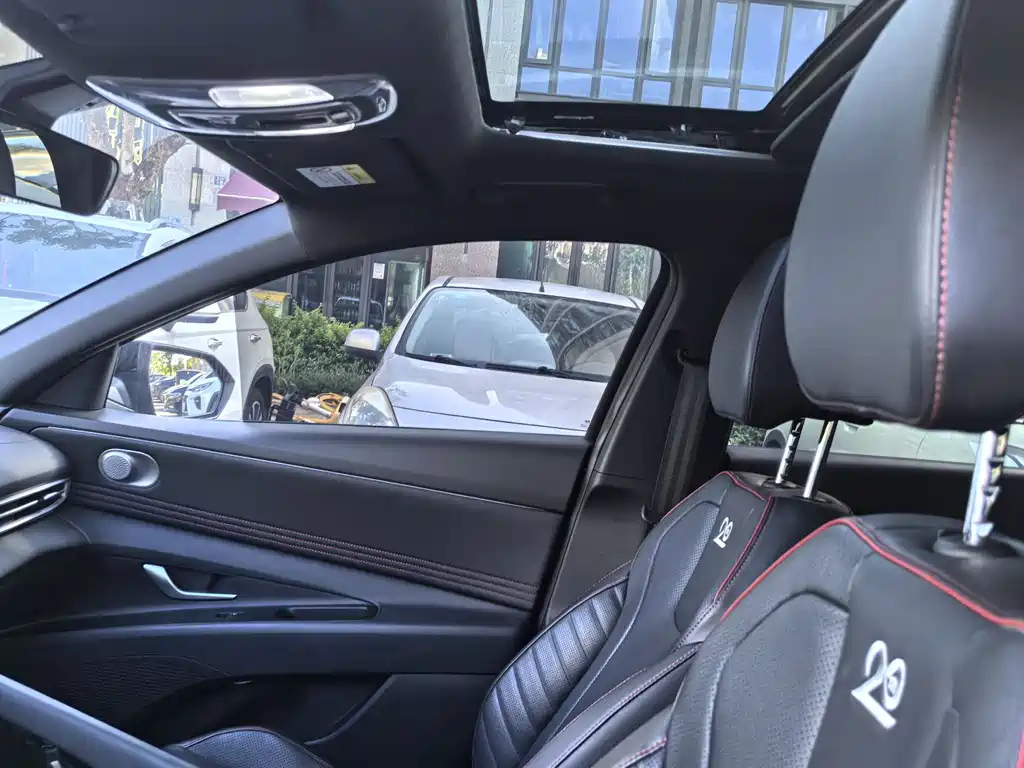HYUNDAI ELANTRA 2022