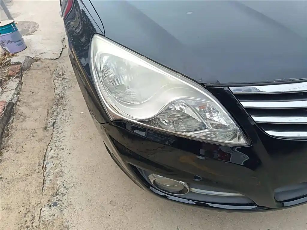 HYUNDAI CELESTA 2015