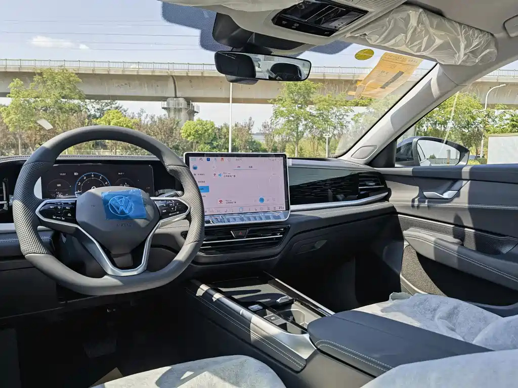 VOLKSWAGEN PASSAT 2025