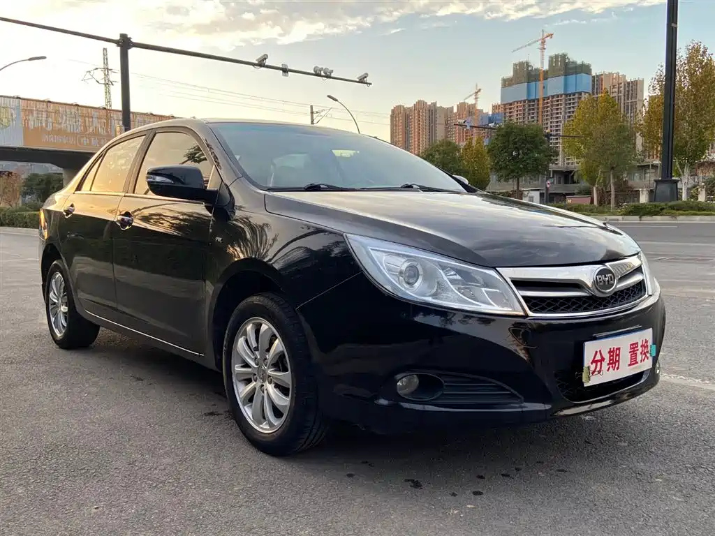 BYD SURUI 2013