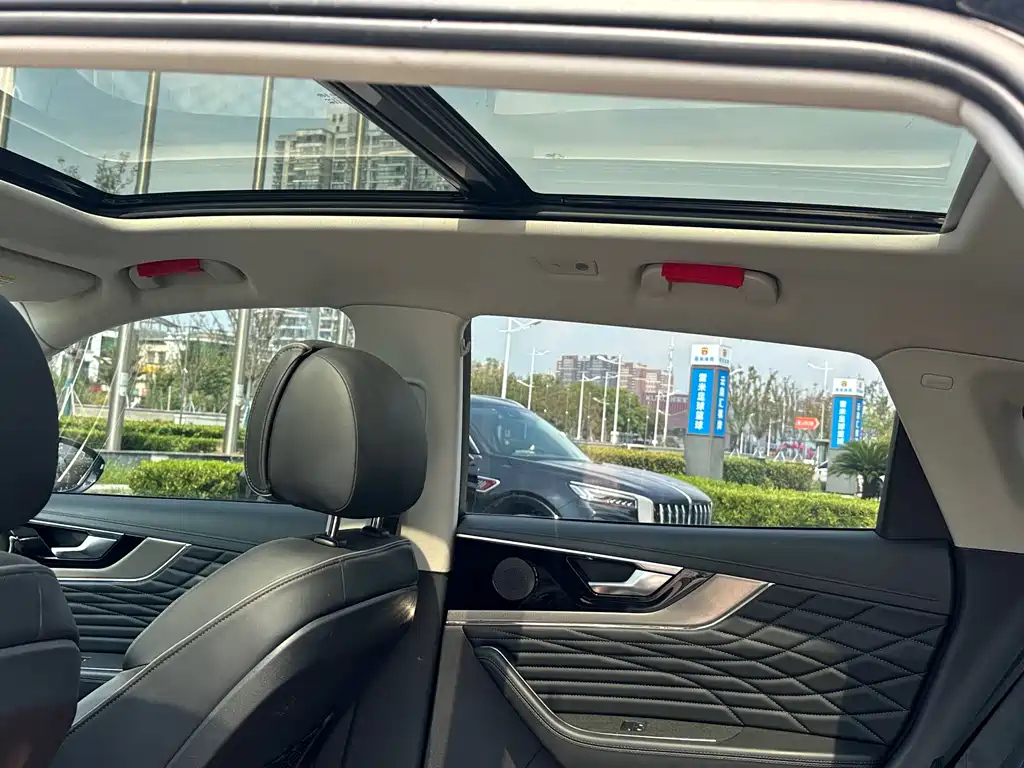 HONGQI HS5 2022