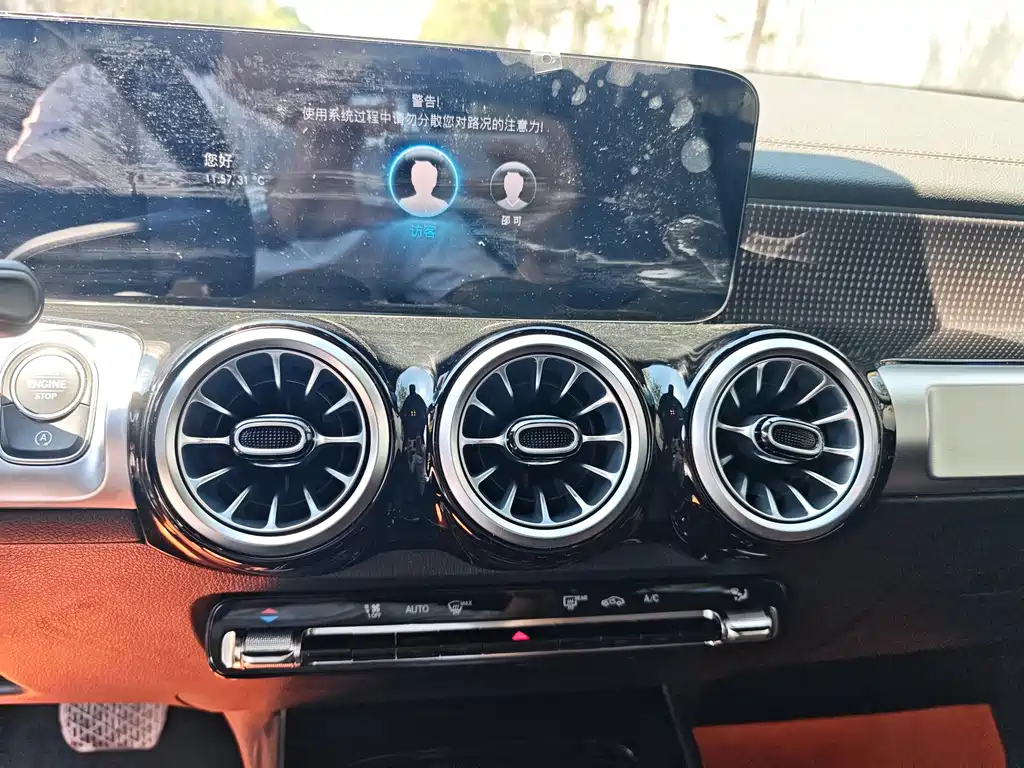 MERCEDES BENZ GLB 2021