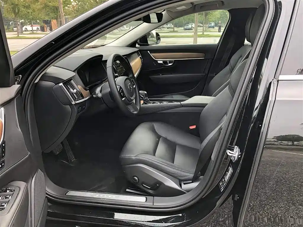 VOLVO S90 2020