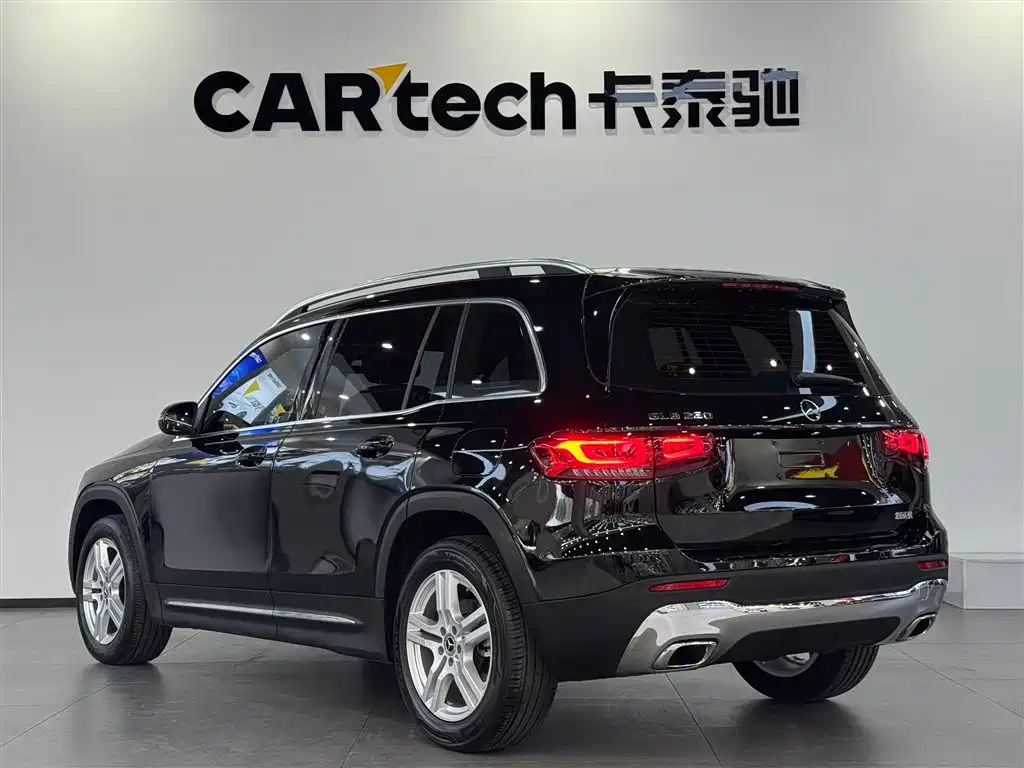 MERCEDES BENZ GLB 2023