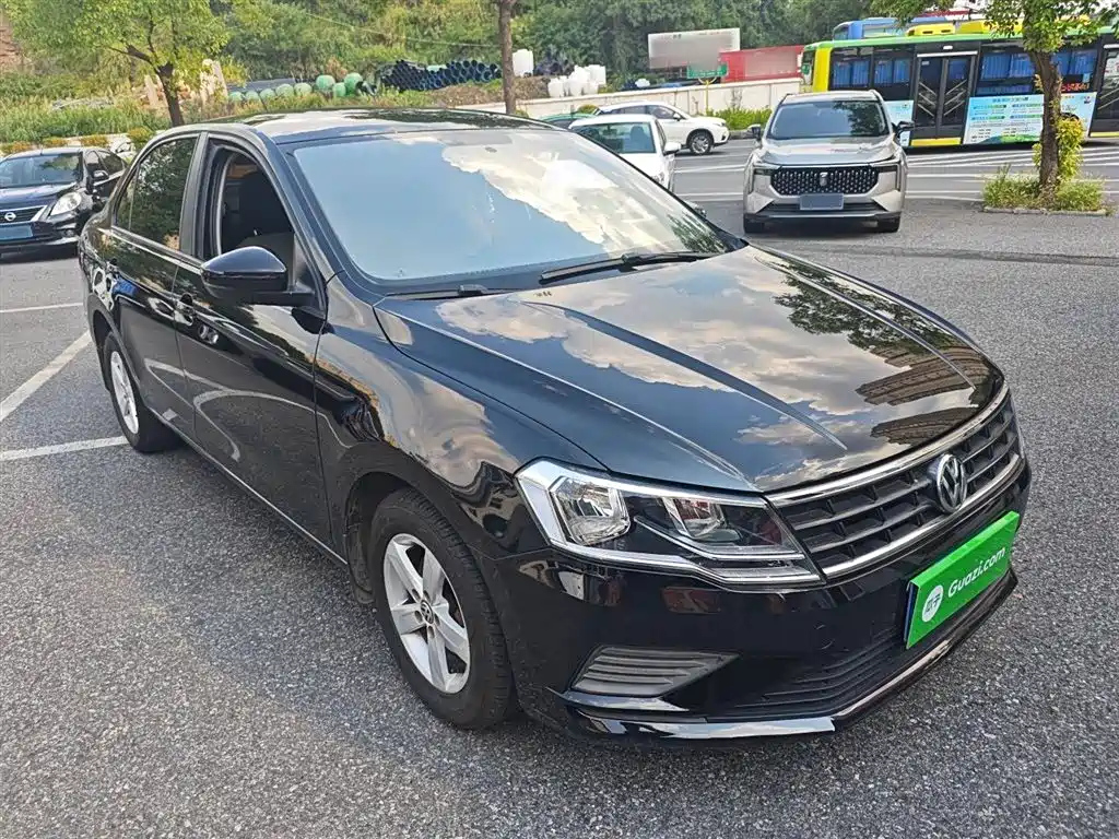 VOLKSWAGEN JETTA 2017