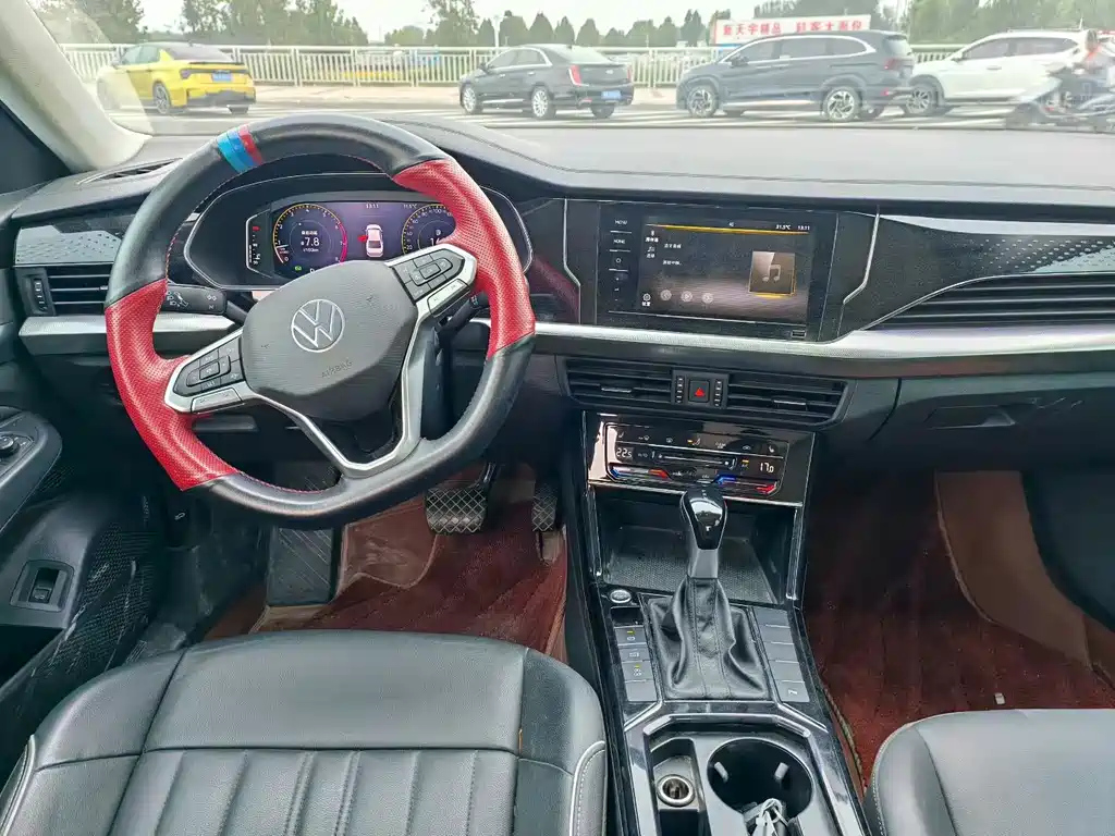 VOLKSWAGEN PASSAT 2022