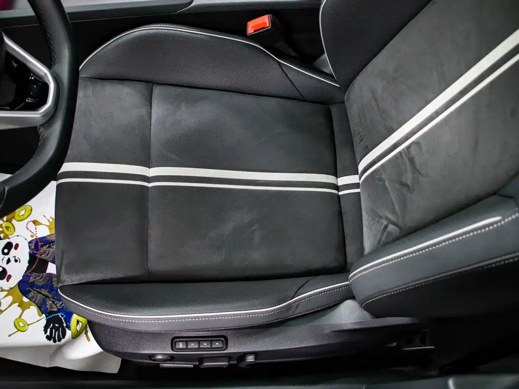 VOLKSWAGEN GOLF 2022