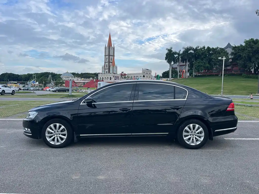 VOLKSWAGEN MAGOTAN 2015