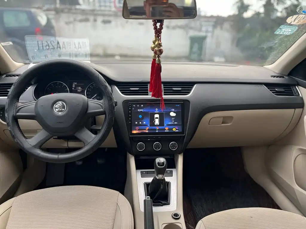 SKODA OCTAVIA 2015