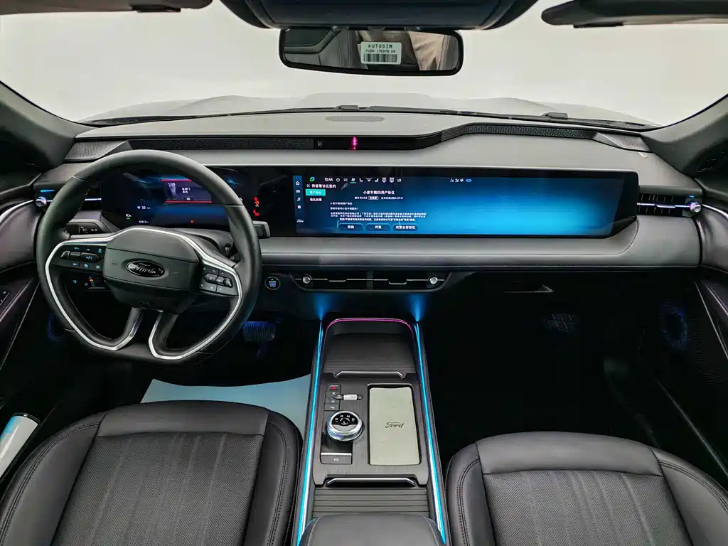 FORD MONDEO 2025