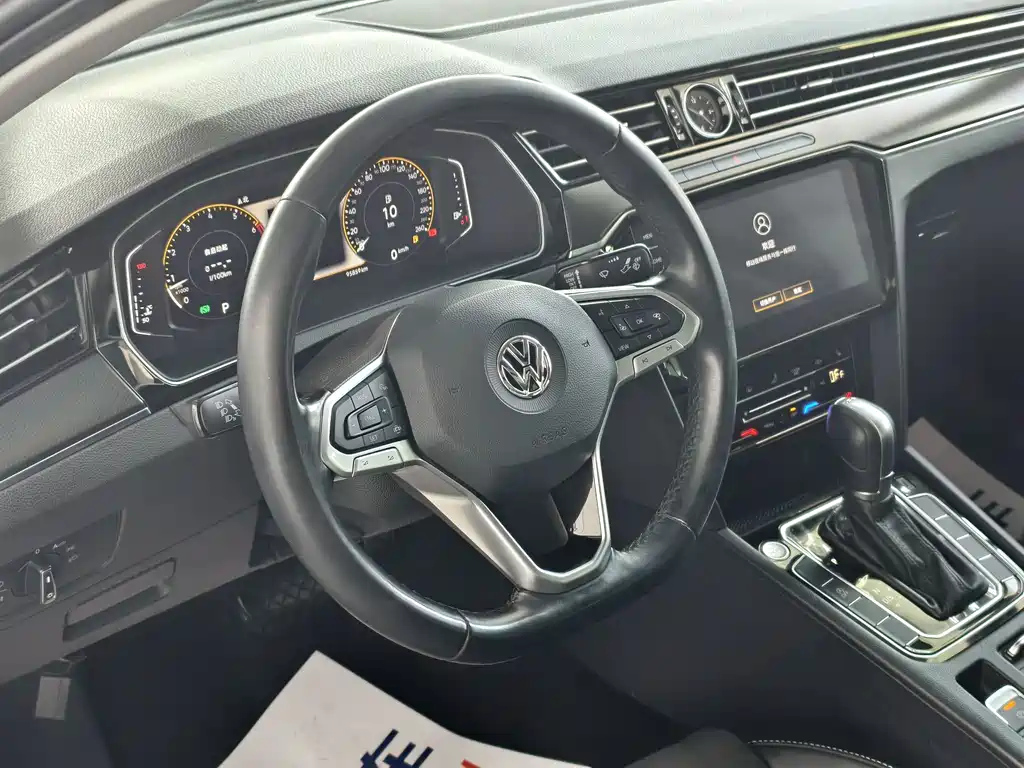 VOLKSWAGEN MAGOTAN 2020