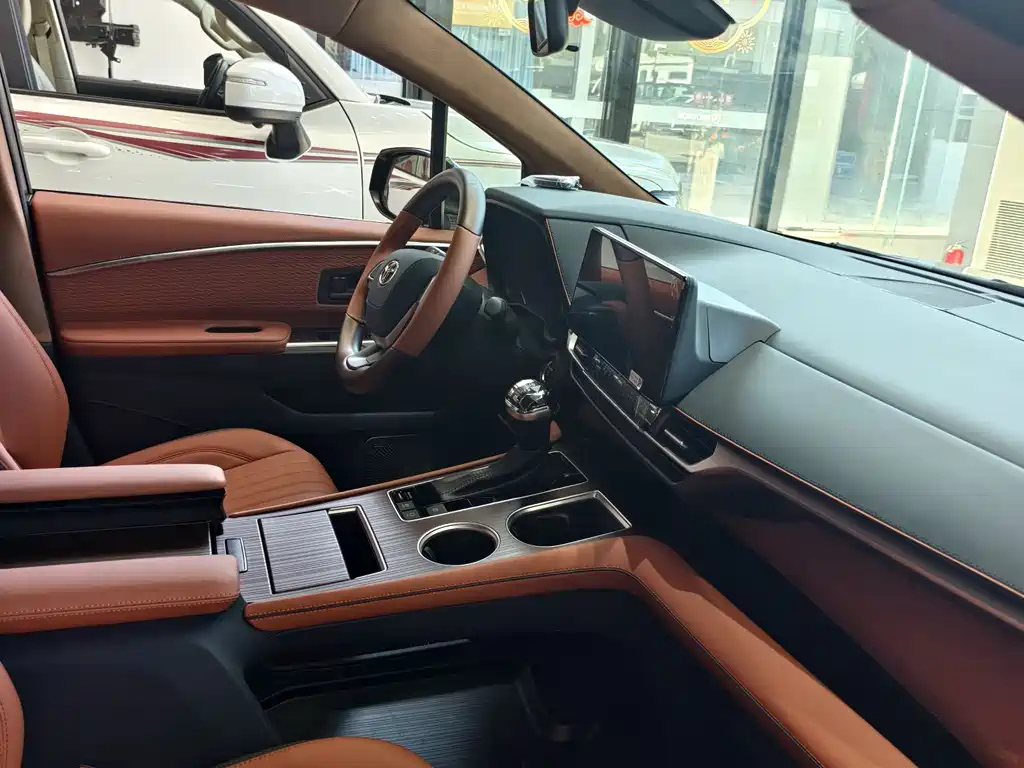 TOYOTA SIENNA SIENNA 2024