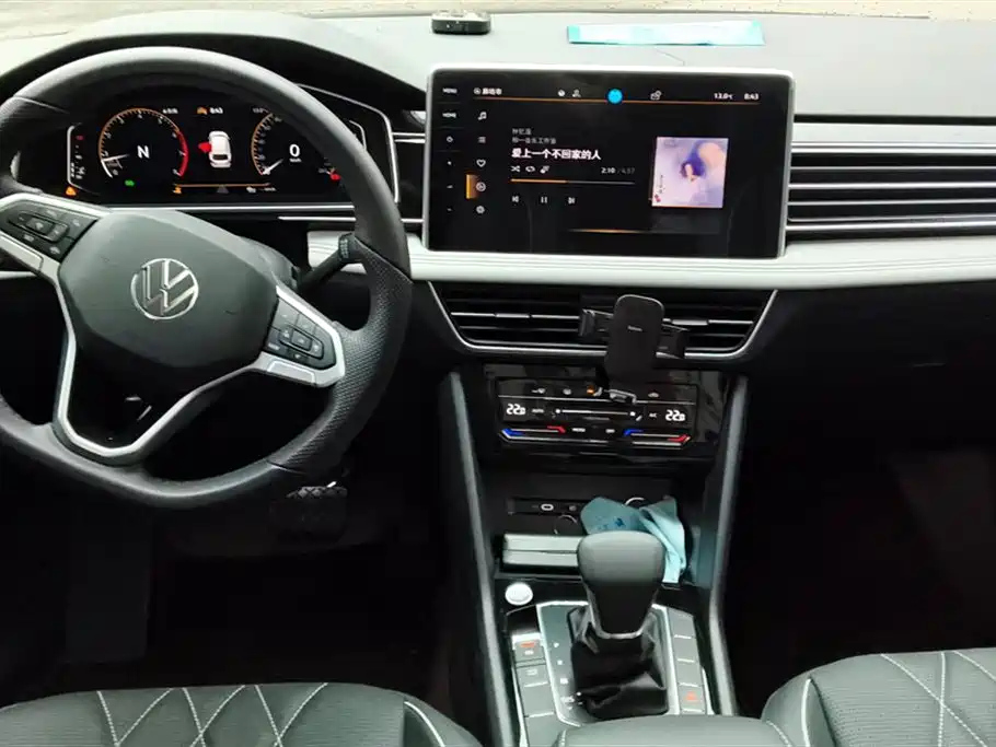 VOLKSWAGEN TIGUAN L 2024