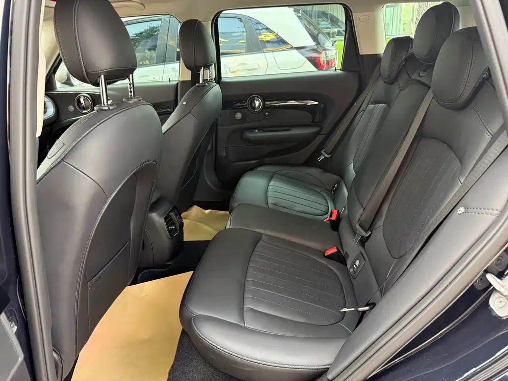 MINI CLUBMAN 2022