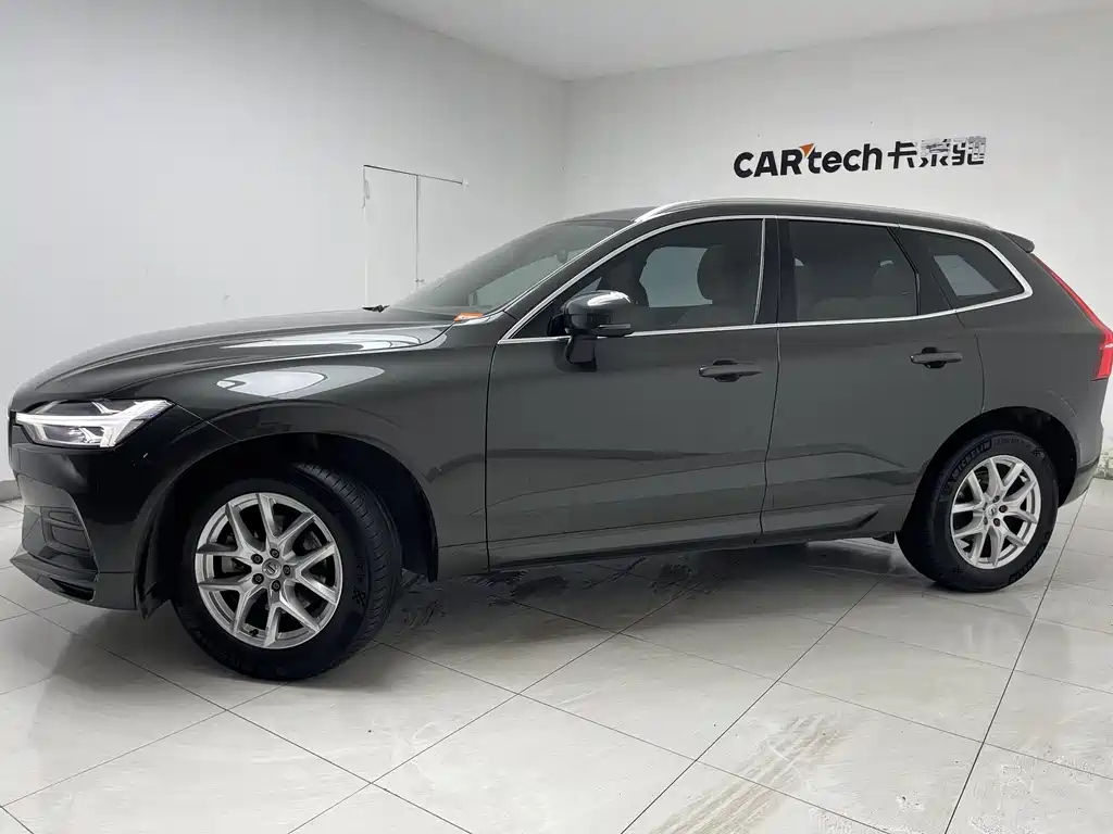 VOLVO XC60 2018