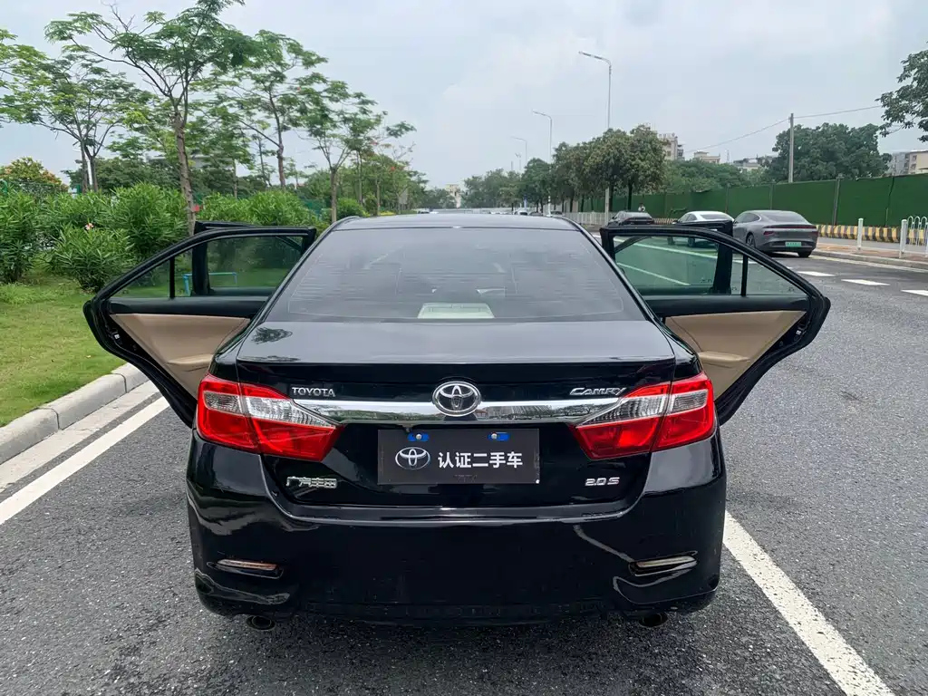 TOYOTA CAMRY 2012
