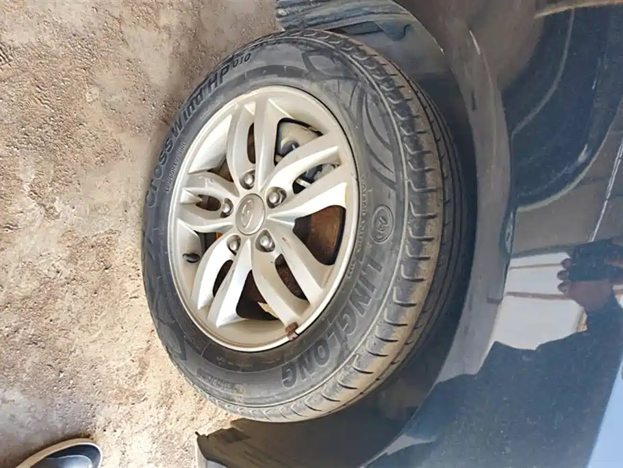 HYUNDAI CELESTA 2014