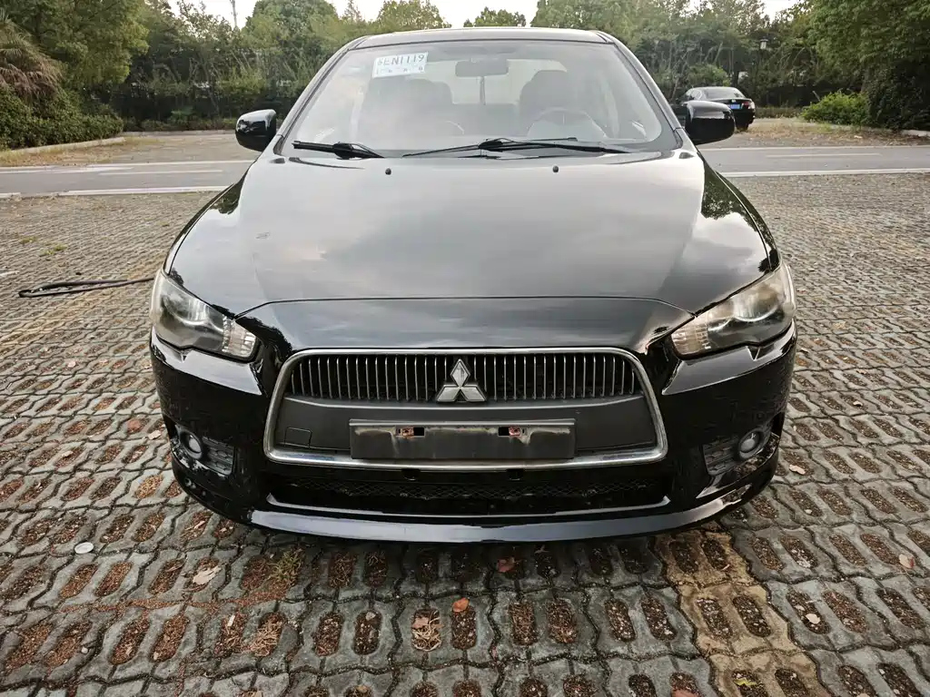 MITSUBISHI LANCER EX 2013