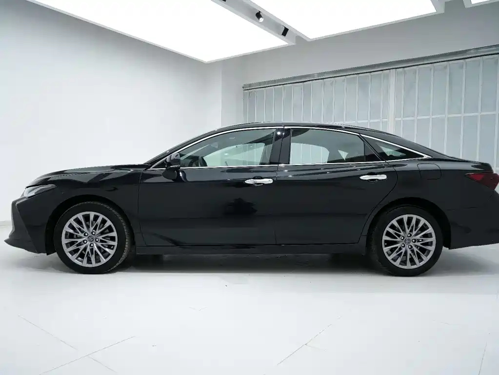 TOYOTA AVALON 2024