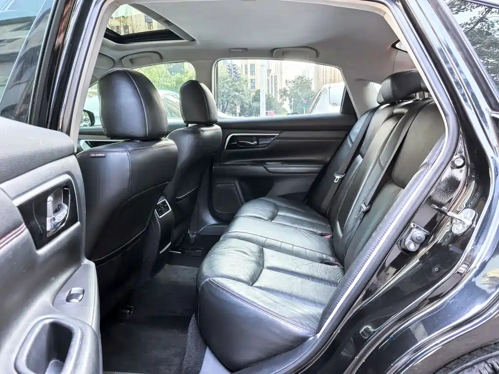 NISSAN TEANA 2018