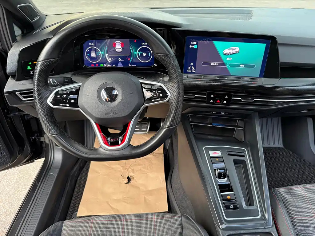 VOLKSWAGEN GOLF GTI 2023