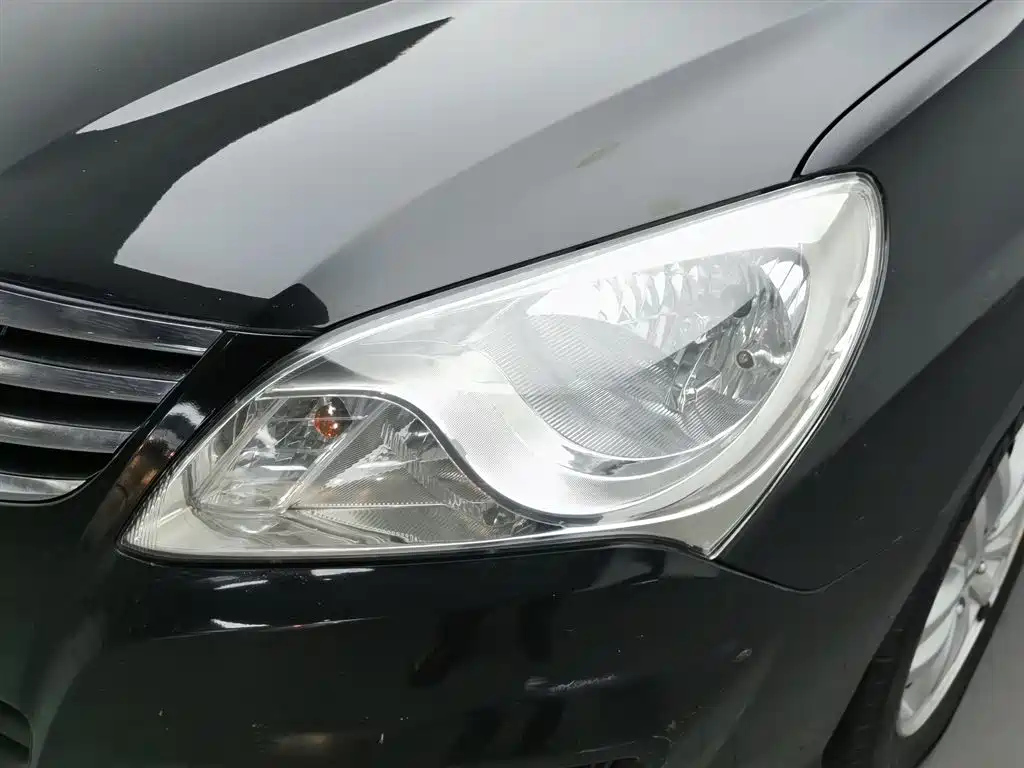 HYUNDAI CELESTA 2012